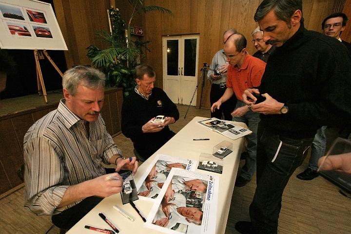 28, Präsentation Modellautos Zuffenhausen 2005.jpg